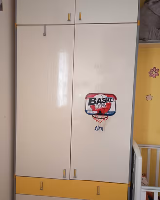 armadio 4 ante e 4 cassetti 