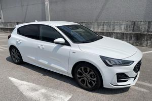 Ford Focus 1.5  115cv ST-LINE automatica GARANZIA