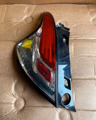 fanale stop posteriore sinistro Lancia Y Ypsilon 