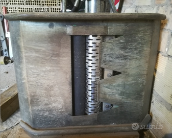 Defogliatrice per vigneto