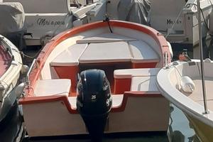 Barca Punta Licosa 5 metri con motore Tohatsu 25 c
