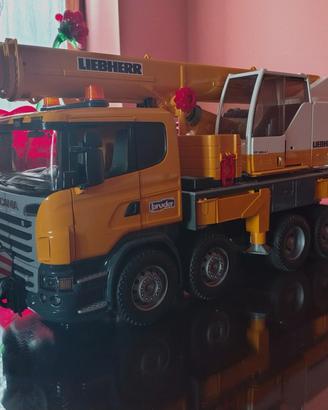 Bruder Scania R-Series Gru Liebherr -  Come Nuovo