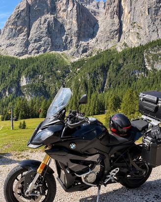 BMW S1000xr del 2019 con 27.500 km