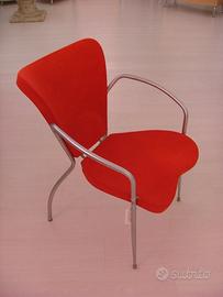 poltroncina attesa rossa