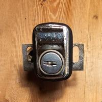 Serratura  post  500 F R L original dipinto epoca