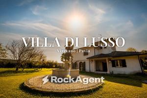 Villa di 328 m² con più di 5 locali e box auto a V