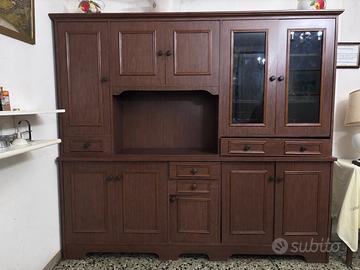 Mobile Credenza Classica in Legno con Vetrina
