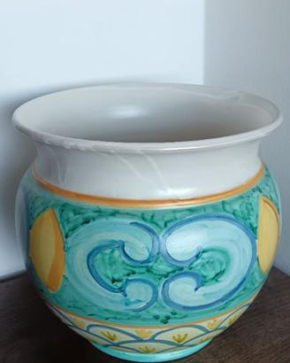 Vaso in ceramica dipinto a mano