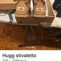 HUGG STIVALI