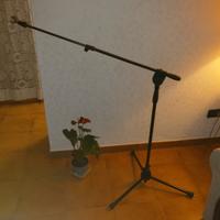  Tre piedi per microfono Proel allungabile 