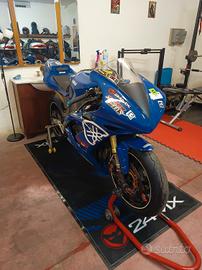 Yamaha r1 pronto pista