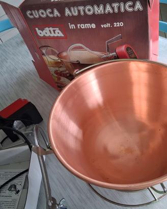 Pentola in rame per polenta con motore