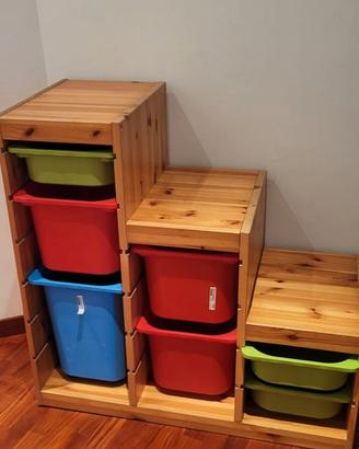 Scaffalatura con contenitori ikea