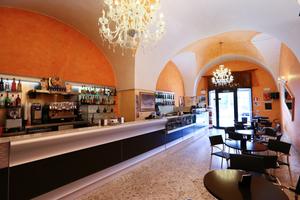 Locale adibito a Bar-Ristorazione