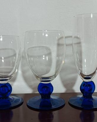 Servizio di bicchieri.