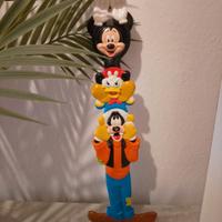 Vintage totem disneyland paris