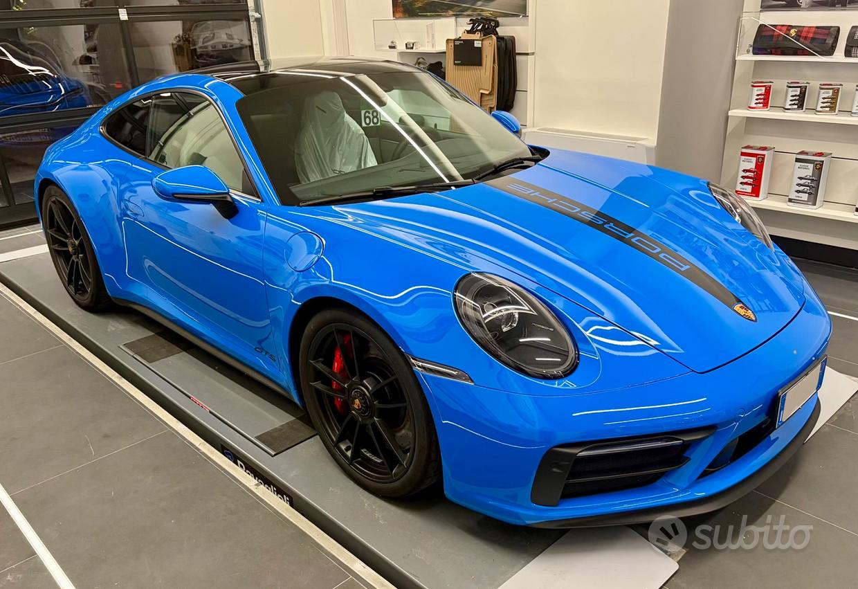 PORSCHE 911 (992)