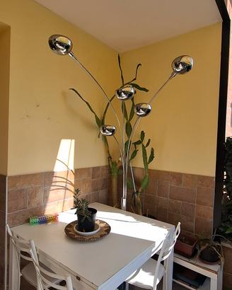 Piantana in alluminio stile moderno 