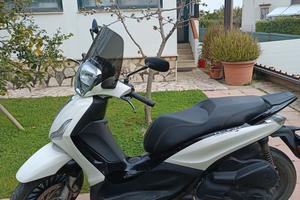 Beverly 300 come nuovo!