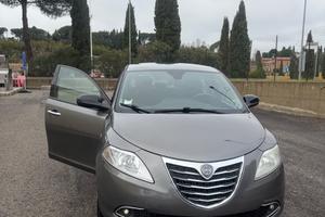 Lancia ypsilon 2016