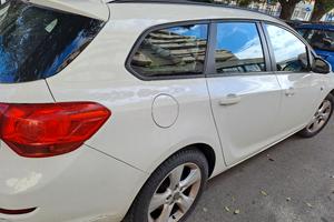 opel Astra sw GTDI 