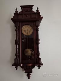 Orologio a pendolo antico