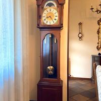 Orologio a pendolo con fasi lunari