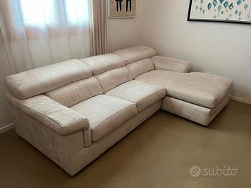 Divano 3 posti con chaise longue e letto