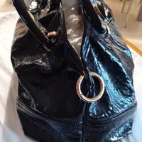 borsa bauletto in pelle lucida, versace 