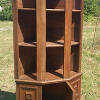 mobile in legno ad angolo
