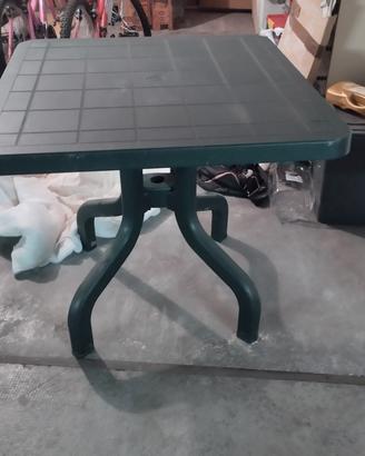 Tavolo in plastica quadrato