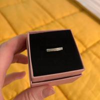 Anello con diamanti