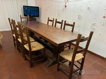 Tavolo e sedie per taverna