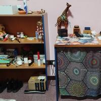 Mobili scrivania e libreria 