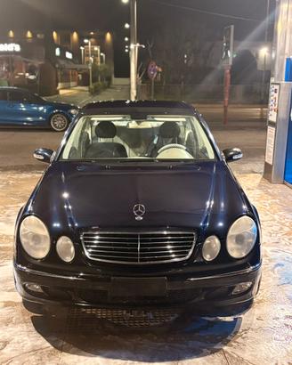 Mercedes E280 3200 2005
