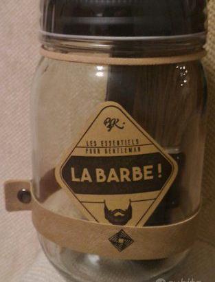 Set da barba con rasoio e pennello