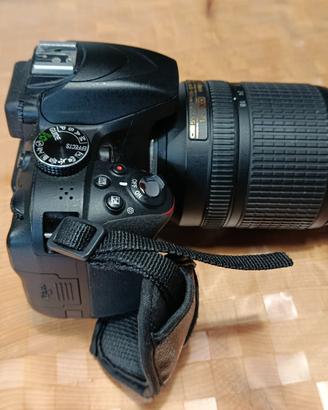 Nikon D3300 + Obiettivo 18-140