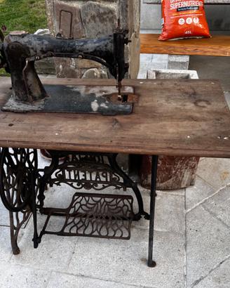 Macchina da cucire vintage