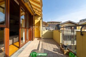 3 LOCALI DEL 2006 CON TERRAZZO, BOX E CANTINA!