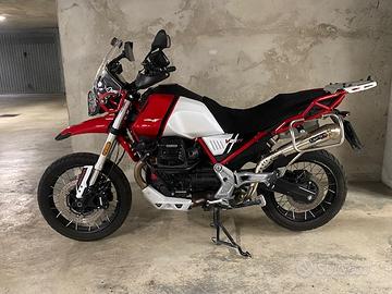 MOTO GUZZI V85TT EVOCATIVE GRAPHICS