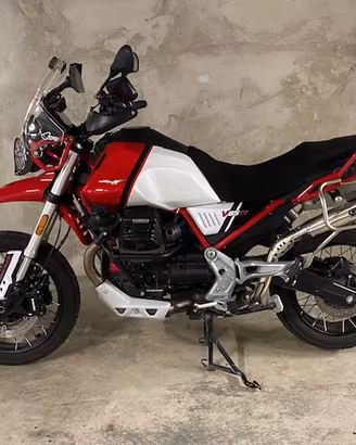 MOTO GUZZI V85TT EVOCATIVE GRAPHICS