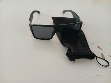 Occhiali da sole Quiksilver con custodia