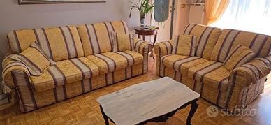 Divano completo di poltrona 3 posti e 2 posti