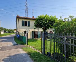 CASA SEMINDIPENDENTE A DESENZANO DEL GARDA