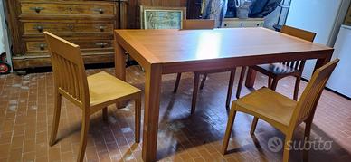 Tavolo vintage con 6 sedie