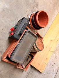 Vasi terracotta ceramica e plastica dura