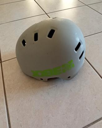 casco wakeboard e giubbotto salvagente