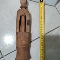 Antico tappatore in legno 