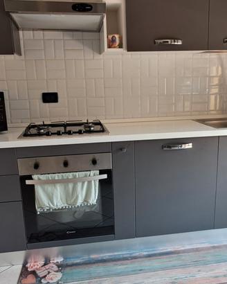 Cucina lineare + parete attrezzata