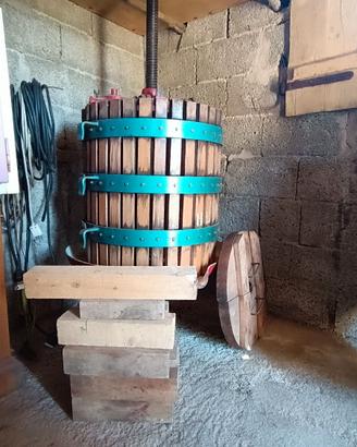 Kit per fare il vino: torchio+macina+tino